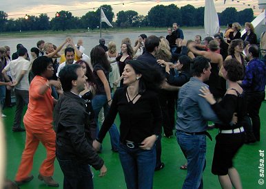 Salsaboot D�sseldorf